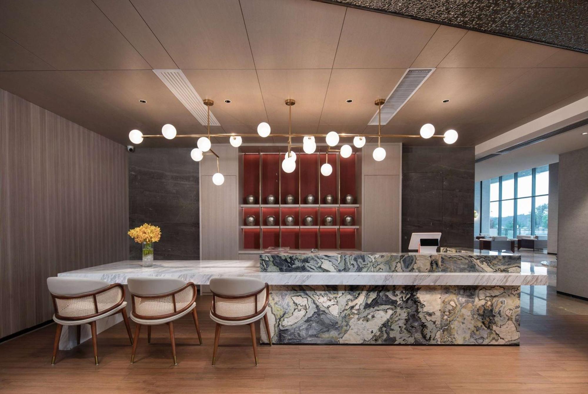 Ramada By Wyndham Huizhou Double Moon Bay Huidong Exterior foto
